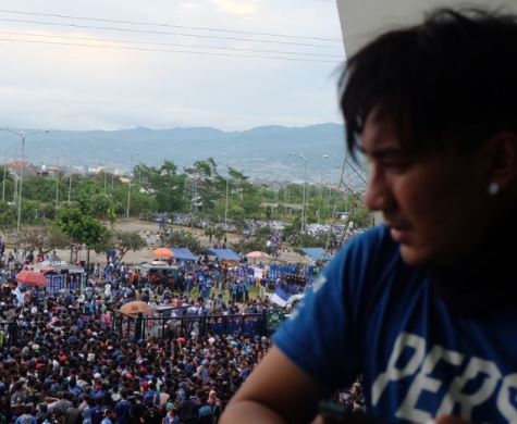 Saking sukanya sama Persib, Yanna sampai buatin lagu untuk mereka lho. Foto: Instagram