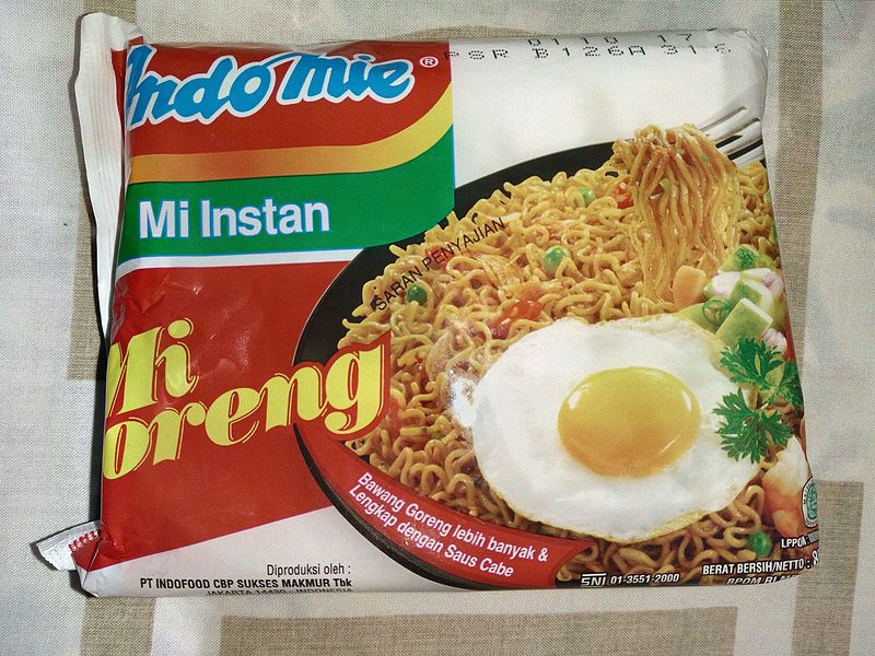 Kocak: Review lebay para bule tentang kelezatan Indomie Mi 