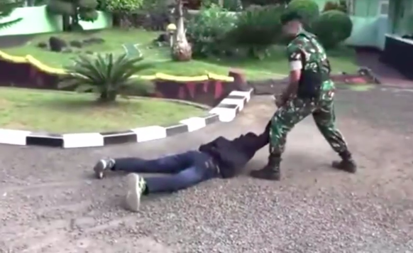 Video: Begini cara TNI AD perlakukan penerobos markas 